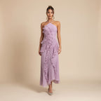 Elegancka damska sukienka maxi z dekoltem halter – plisowany, swobodny krój