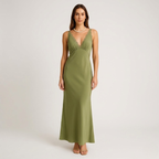 Elegantes Abendkleid mit tiefem V-Ausschnitt – formelles Damenkleid mit Spitzendetails