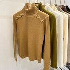 Aldona | Damski dzianinowy sweter z golfem – elegancka zimowa bluzka z ozdobnymi guzikami