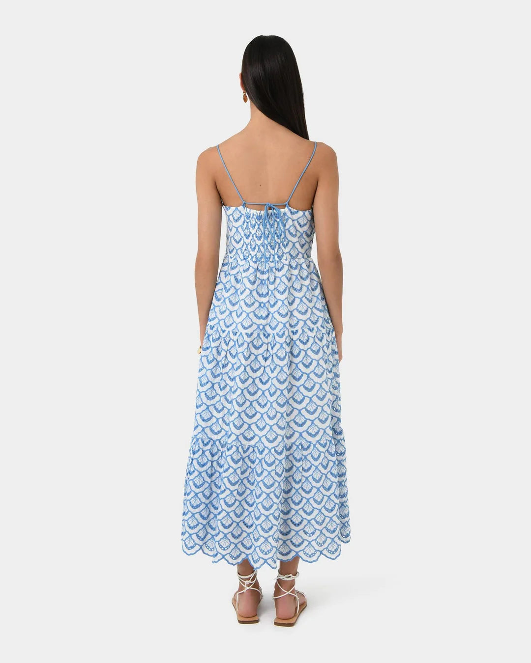 Damska haftowana sukienka maxi – elegancka, zwiewna, letnia sylwetka