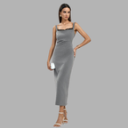 Elegancka plisowana sukienka midi o dopasowanym kroju – wyprofilowany damski look wieczorowy