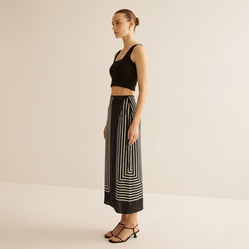 Elegancka, prążkowana, elastyczna spódnica maxi dla kobiet – elegancki i wygodny, niezbędny element letniej mody