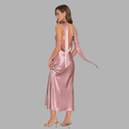 Elegancka sukienka maxi – luksusowa mieszanka tkanin, która podkreśla kobiecą sylwetkę