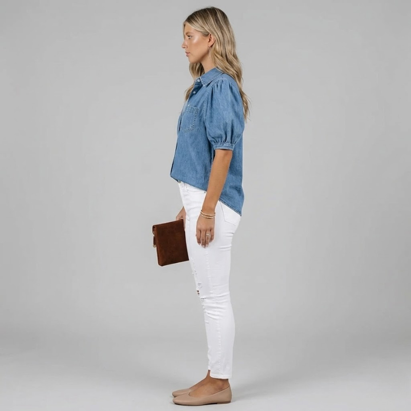 Bluzka damska z jeansu w stylu vintage – swobodna, z krótkim rękawem i zapięciem na guziki, niezbędny element garderoby