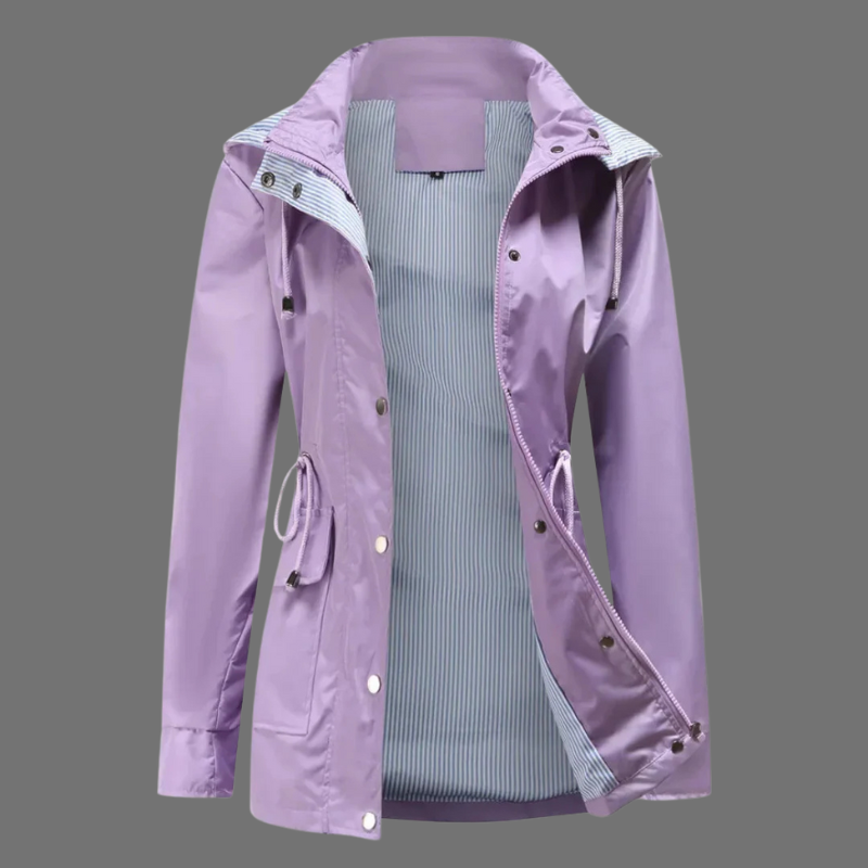 Damski lekki, przeciwdeszczowy płaszcz typu trencz – połączenie klasyki i wygody