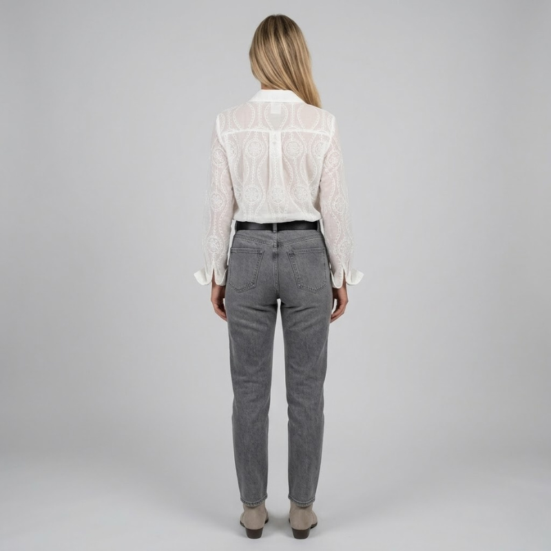 Moderne Bluse mit geometrischem Muster für Damen – stilvolle Bluse mit Kragen und Knopfverschluss sowie einem modernen gewebten Muster