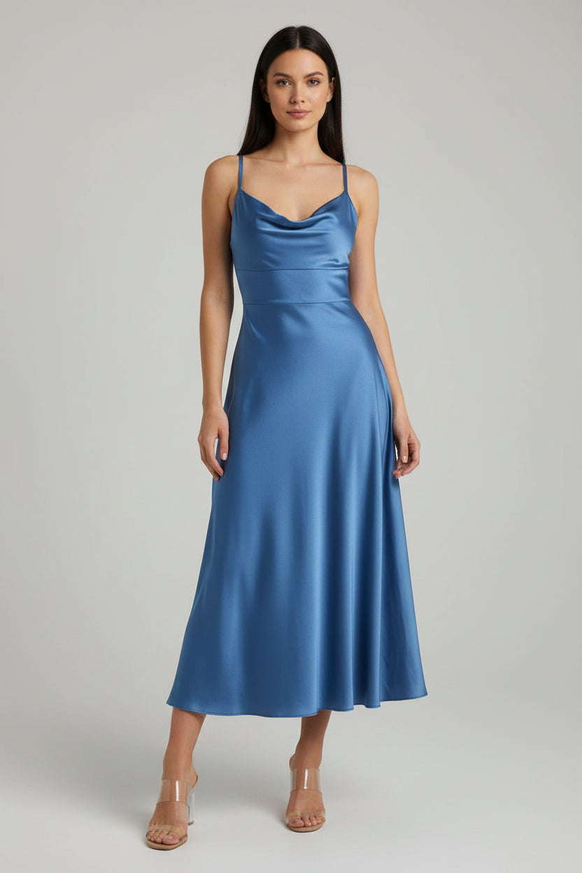 Elegancka, drapowana sukienka maxi – zwiewna, długa suknia
