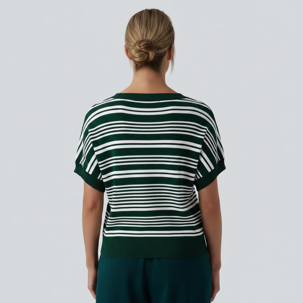 Koszulka w paski z dekoltem w serek – lekka, krótka, swobodna, letnia, niezbędna