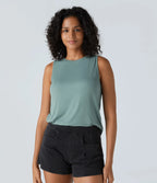 Modern ribbed knit top – stretchy round neckline