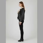 Bequeme Damen-Bomberjacke aus Kunstleder – modische Jacke mit Sherpa-Futter