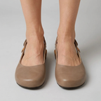 Eleganckie, damskie półbuty typu slingback – wygodne buty na płaskim obcasie z regulowanym paskiem