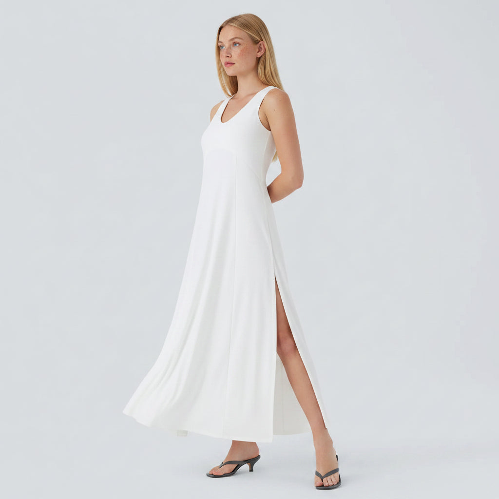 Loose maxi dress – U-neck, sleeveless, with an elegant flared hem