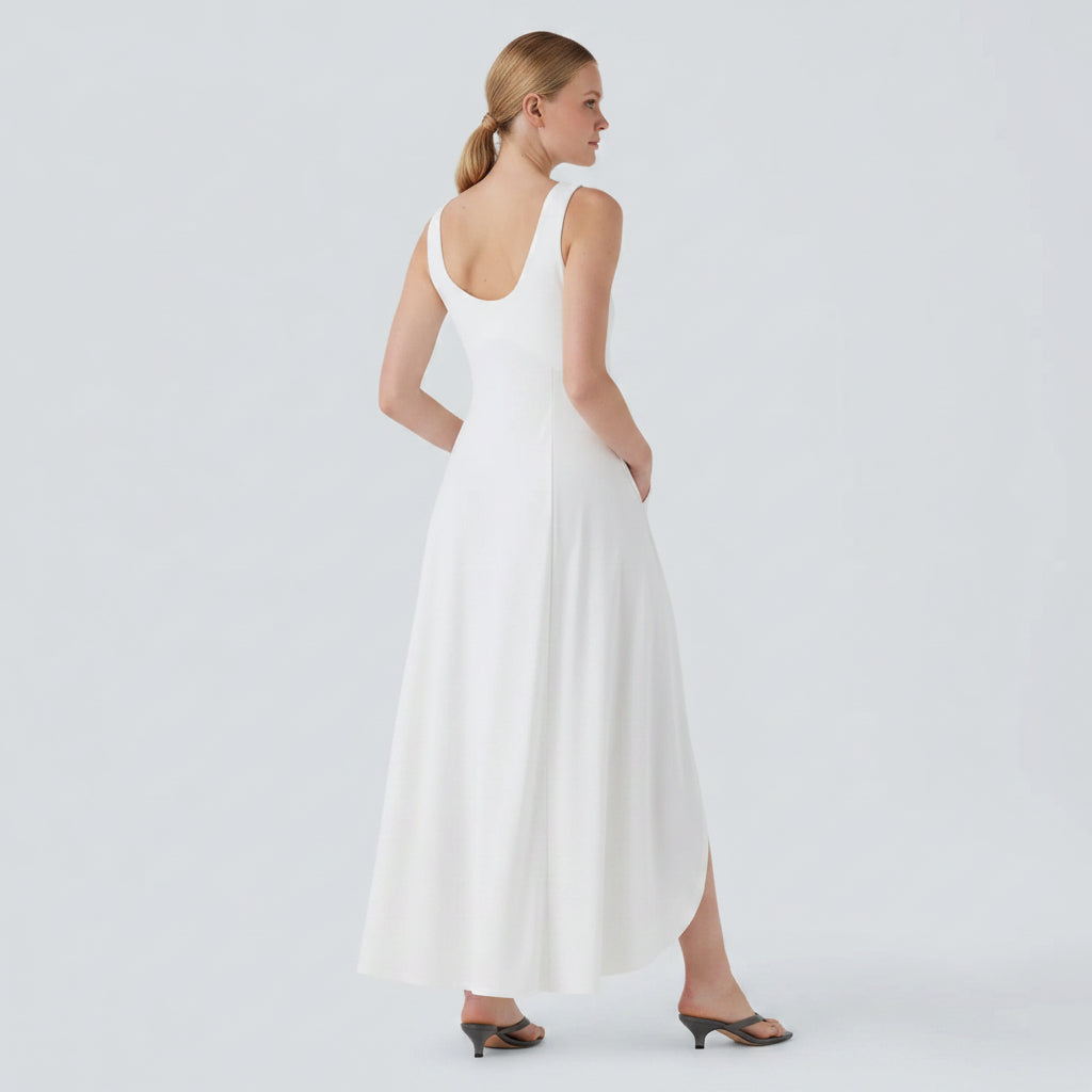 Loose maxi dress – U-neck, sleeveless, with an elegant flared hem