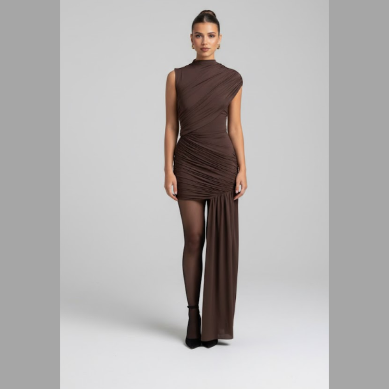 Elegancka sukienka z wysokim dekoltem dla kobiet – płynna asymetria i miękka struktura