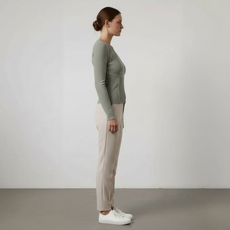 Klasyczny sweter damski z okrągłym dekoltem – miękka dzianina, niezbędny na co dzień