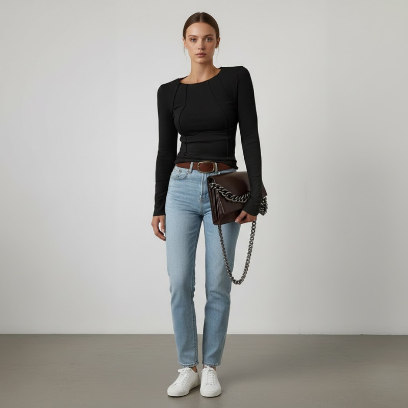 Klasyczny sweter damski z okrągłym dekoltem – miękka dzianina, niezbędny na co dzień