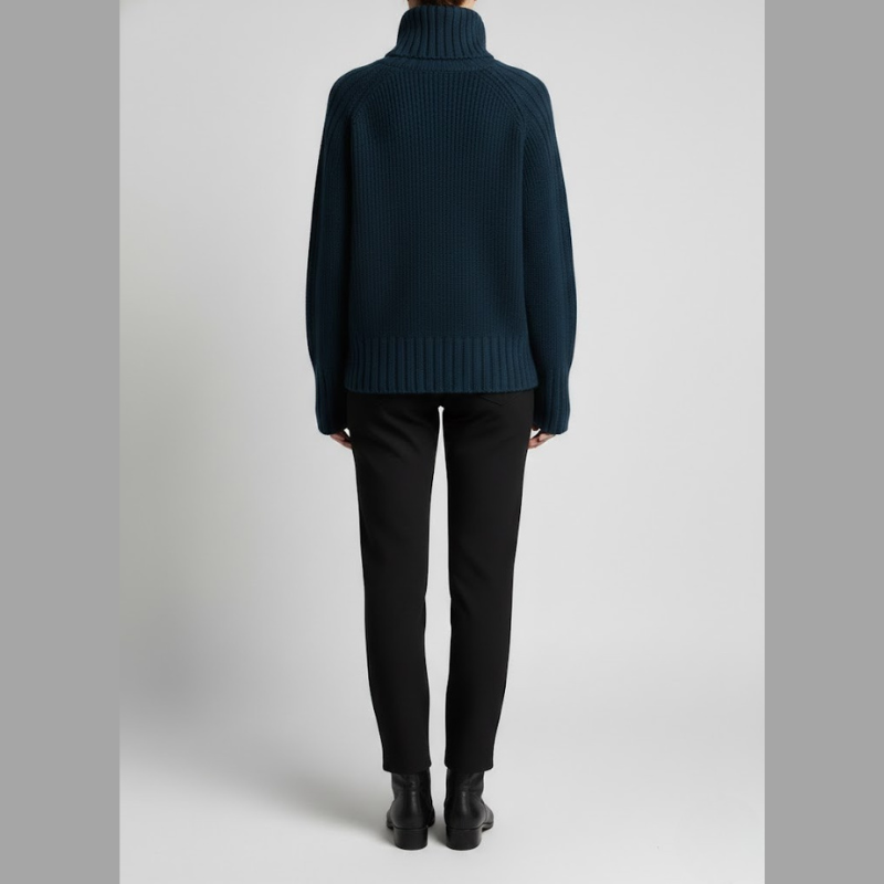 Lekki i przytulny sweter damski – klasyczny, swobodny styl