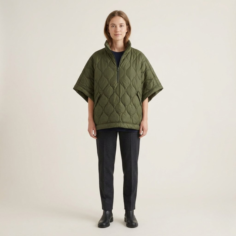 Luźna damska kurtka z krótkim rękawem – współczesny, luźny krój, wyrazista odzież wierzchnia