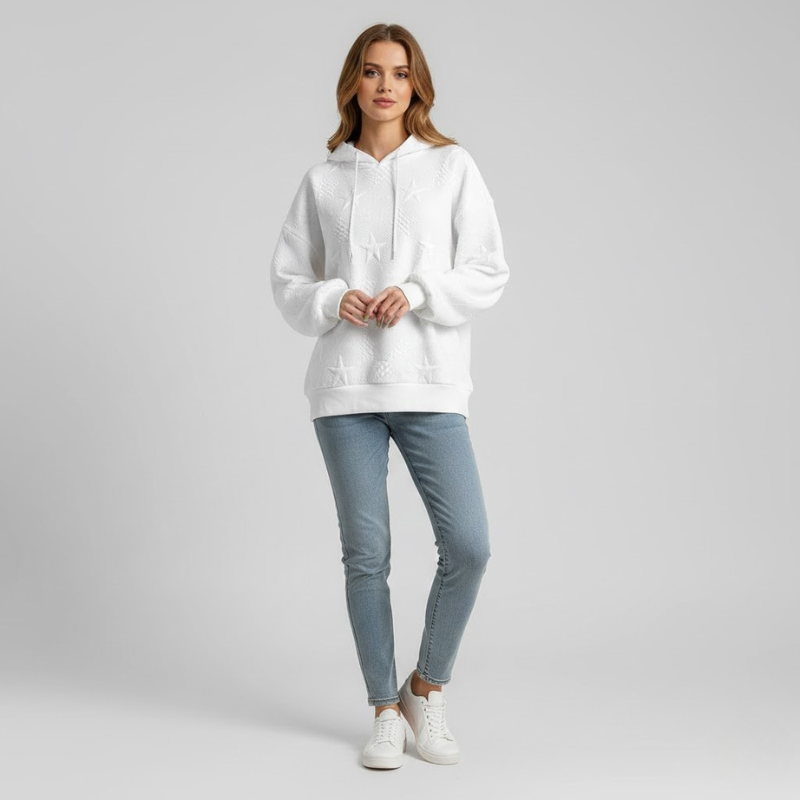 Miękki damski biały sweter z kapturem – modny dzianinowy sweter z długim rękawem