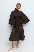 Loretta | Elegancka damska kurtka z paskiem – długi, dopasowany, lekki płaszcz