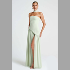 Elegantes trägerloses Abendkleid für Damen – mit schickem Schal