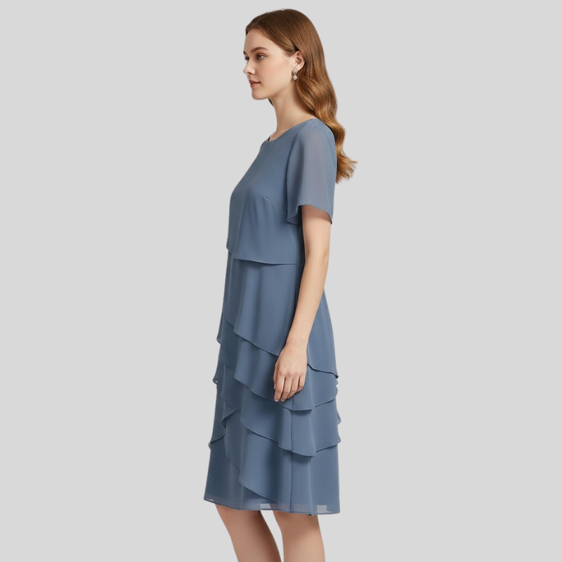 Blue Women's Fashionable Dress – Flattering and Stylish Silhouette