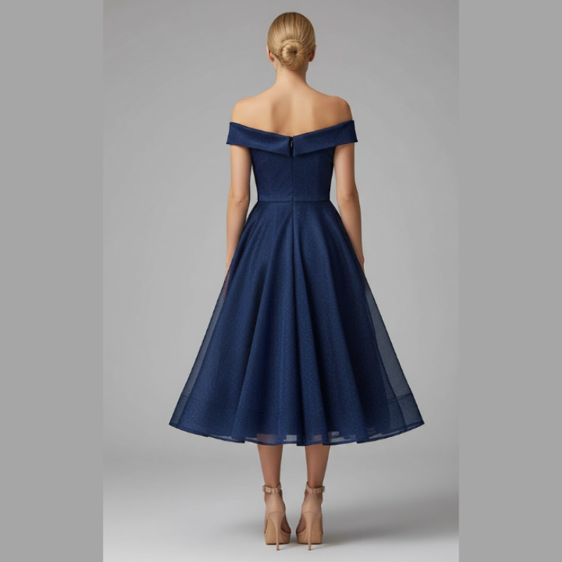 Elegancka rozkloszowana sukienka midi z odkrytymi ramionami dla kobiet – strój na letnie przyjęcie koktajlowe