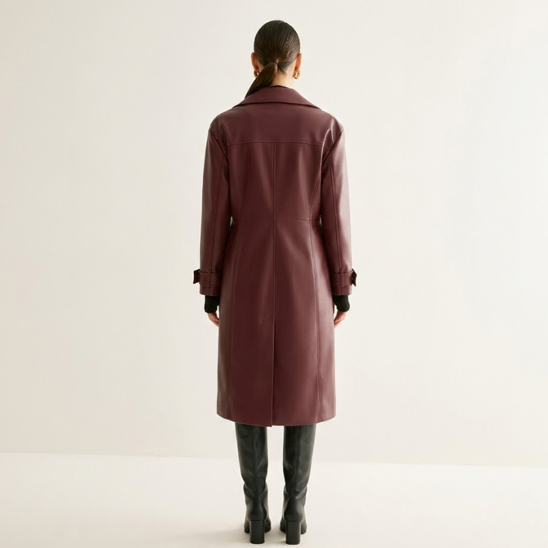 Elegancki, długi płaszcz damski ze sztucznej skóry – wodoodporna, szykowna odzież wierzchnia na co dzień