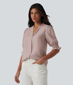 Stylish blouse with puffed sleeves and a V-neck – a loose fit, a feminine everyday blouse