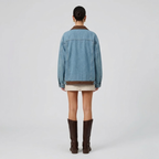 Women's denim jacket with a distinctive contrasting collar – an essential for everyday street style
