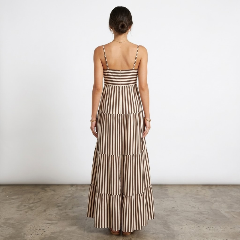 Damska zwiewna sukienka maxi w paski – elegancka plisowana letnia suknia na ramiączkach