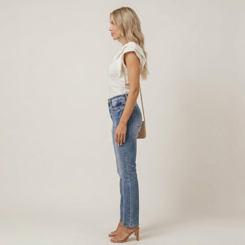 Bluzka z falbaną i teksturą dla kobiet – kobiecy, zwiewny top