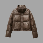 Damen-Daunenjacke in Kurzform – kuschelig, mit hohem Kragen, ein Winter-Essential