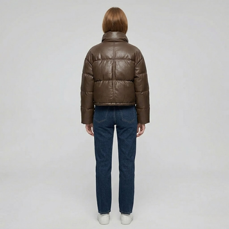 Kurtka puchowa damska o skróconej długości – przytulna, z wysokim kołnierzem, niezbędny element zimy