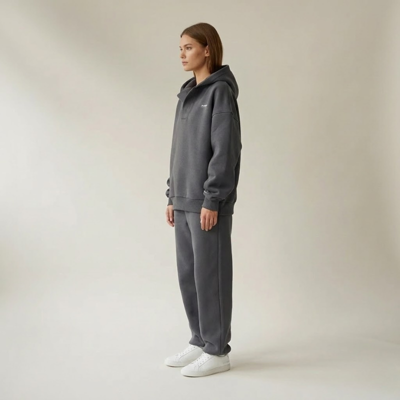 Przytulna, nowoczesna damska bluza z kapturem na zimę – miękka, ocieplana, casualowa odzież uliczna