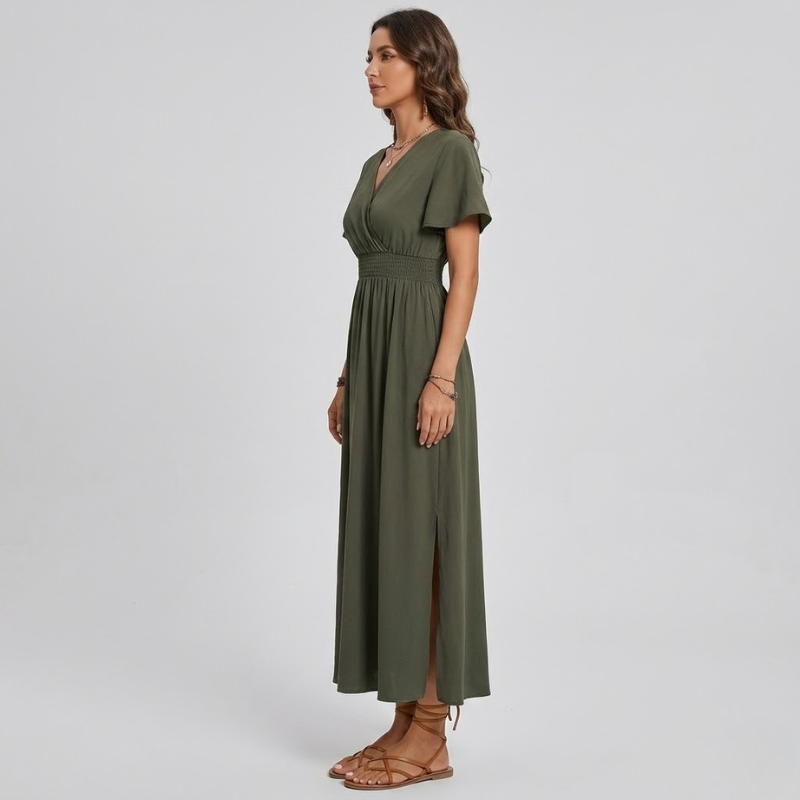 Sophisticated women's short-sleeve dress – chic Peter Pan collar, elegant style