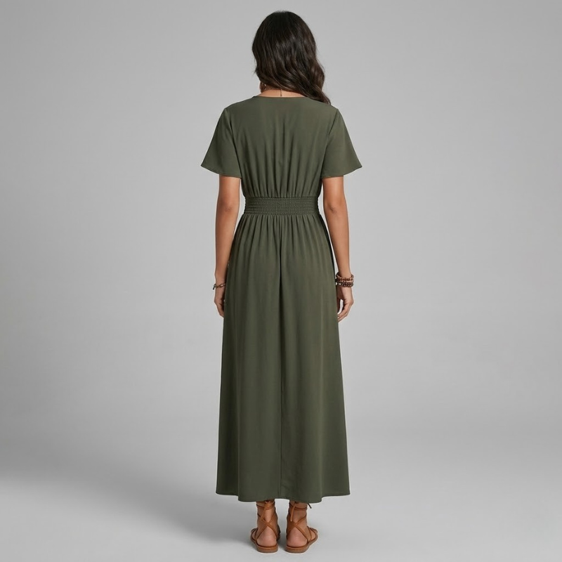 Sophisticated women's short-sleeve dress – chic Peter Pan collar, elegant style