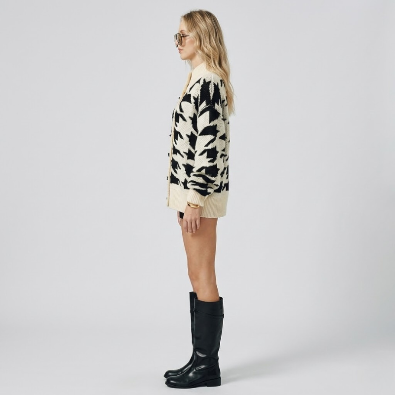 Damski kardigan z dzianiny w czarno-biały wzór – przytulny, stylowy, zapinany na guziki, zimowy element garderoby