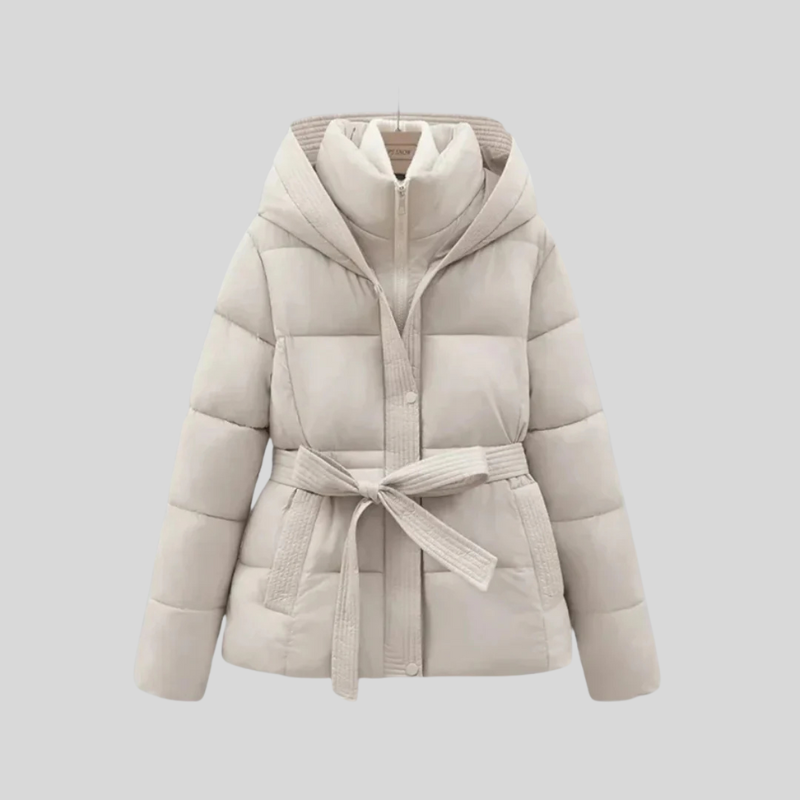 Zimowy płaszcz puchowy z kapturem dla kobiet – stylowy, ciepły i przepasany paskiem