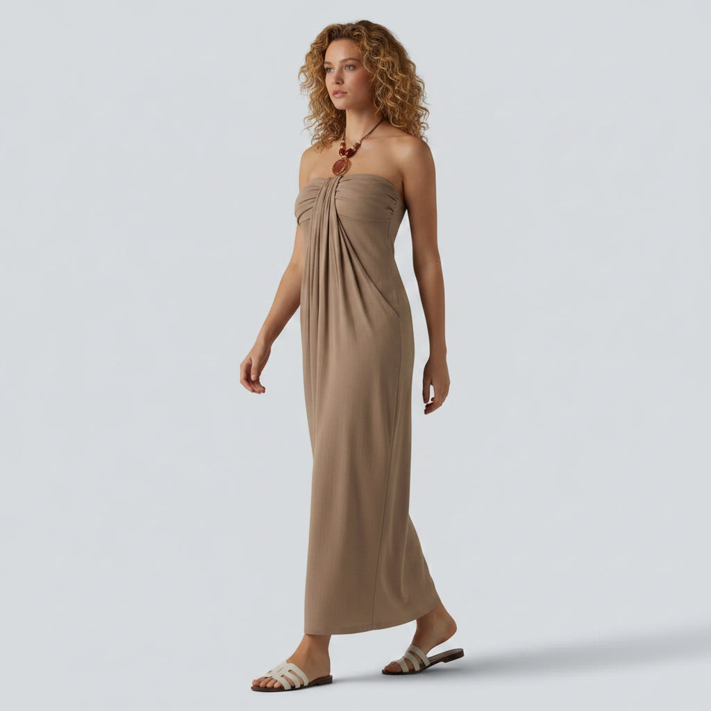 Sukienka maxi z dekoltem halter i wbudowanym biustonoszem – lniana w stylu resortowym z kieszeniami