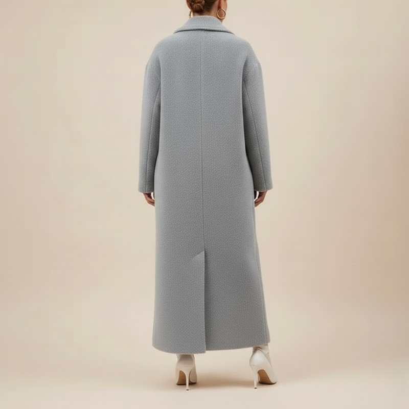 Przytulny, obszerny, długi płaszcz damski – ciepły, codzienny, niezbędny na zimę