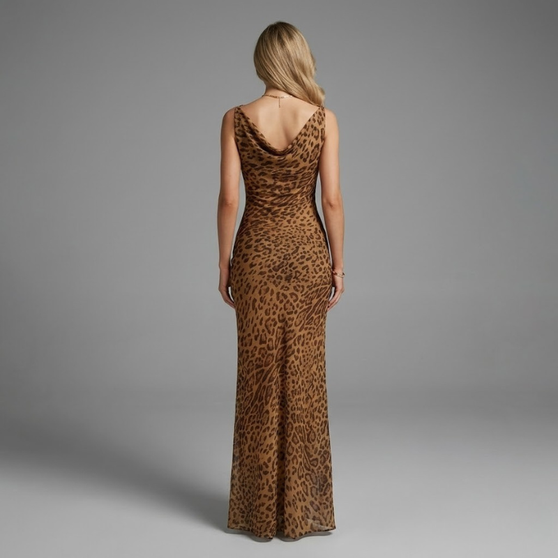 Odważna sukienka maxi z nadrukiem w panterkę – wyrazisty, zwiewny strój dla kobiet