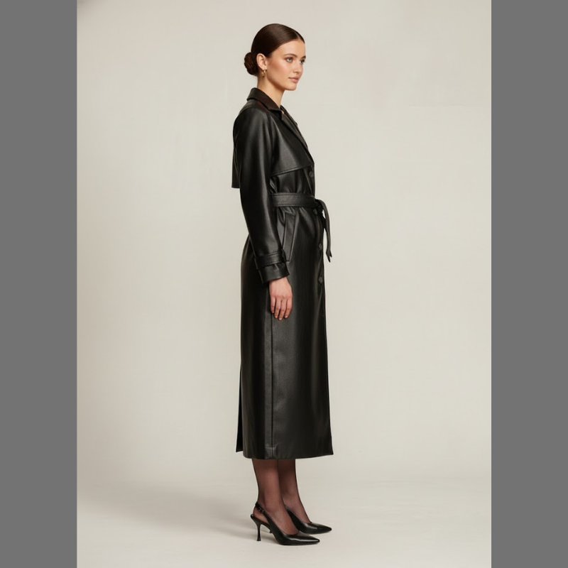 Czarny damski płaszcz typu trencz z ekoskóry o długim fasonie – elegancki i nowoczesny