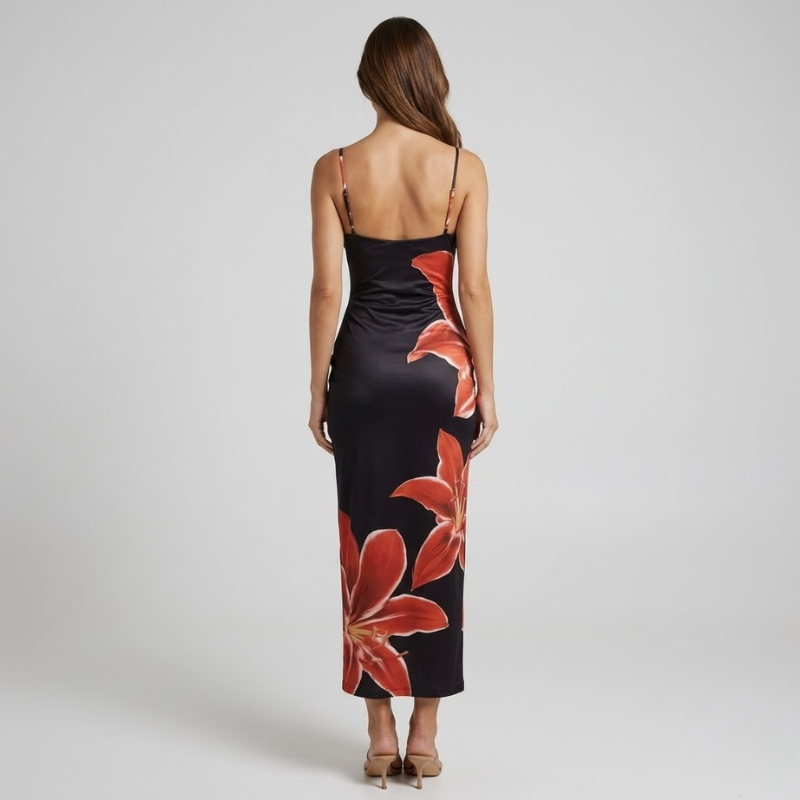Modernes Midikleid mit Blumenmuster – ein luftiges, elegantes Damenoutfit