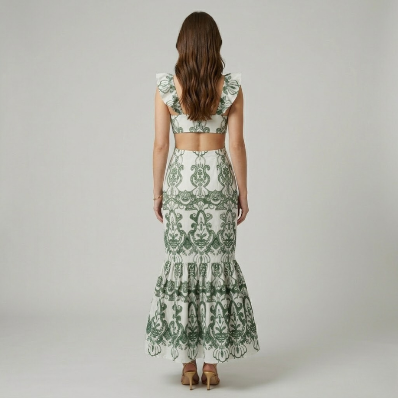 Luftiges Maxikleid für Damen – stylisches Sommeroutfit mit freiem Rücken