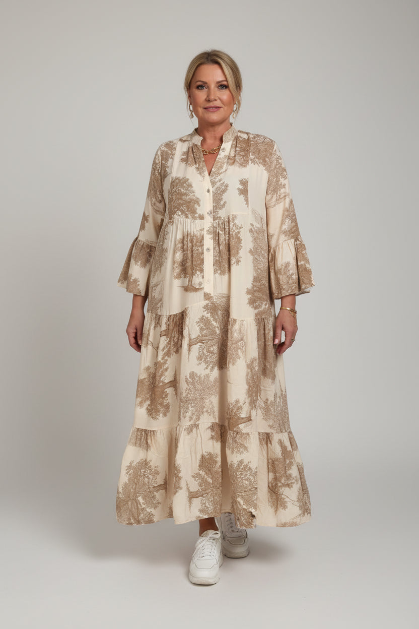Sukienka maxi w stylu boho z rozkloszowanym dołem – swobodny, letni styl z naturalnym, kobiecym urokiem