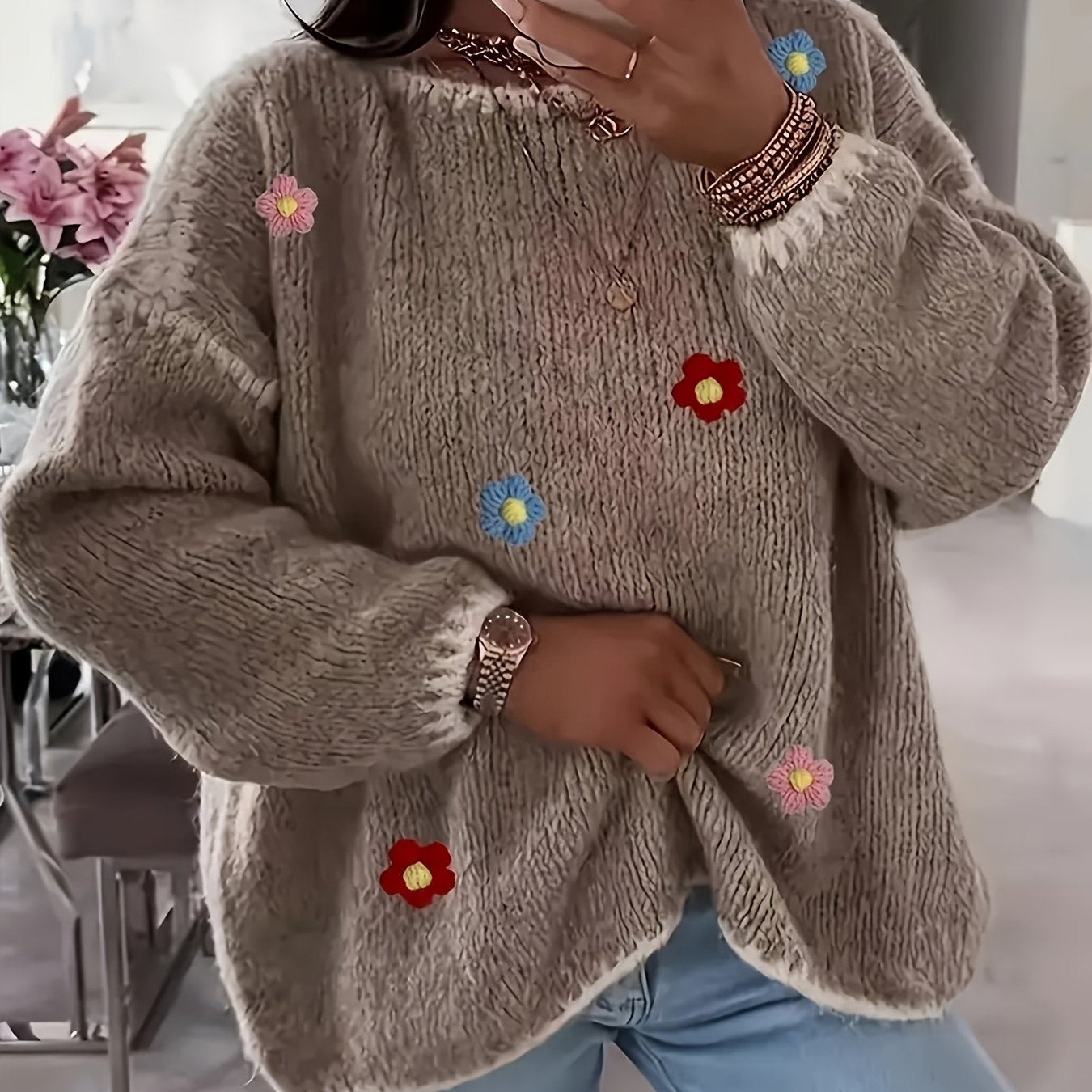 Lirielle | Damski sweter w kwiaty – elegancki sweter zakładany przez głowę