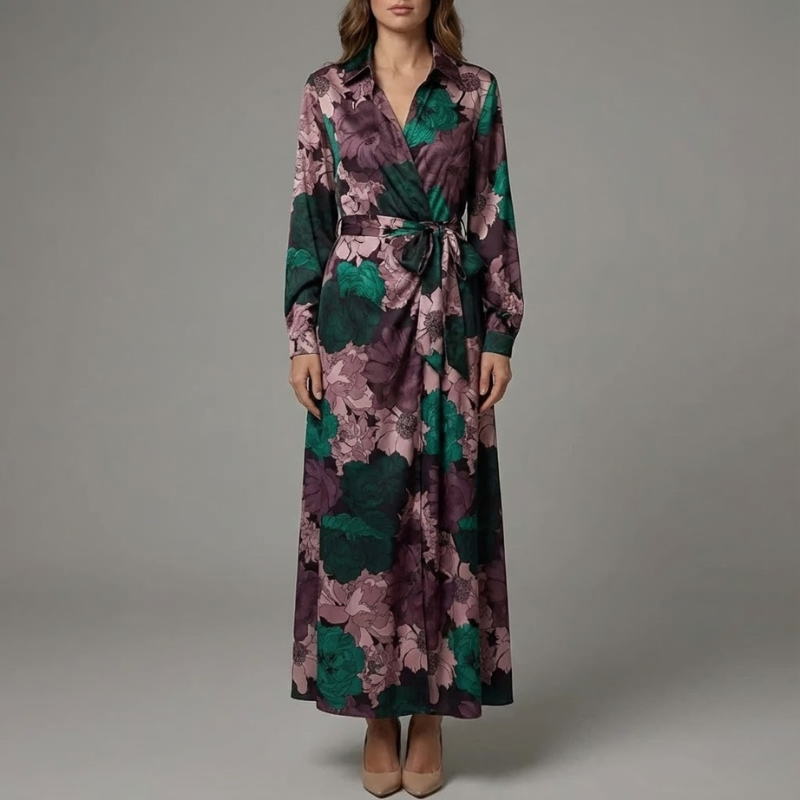 Elegant women's maxi dress with floral pattern - flowing silhouette and timeless style