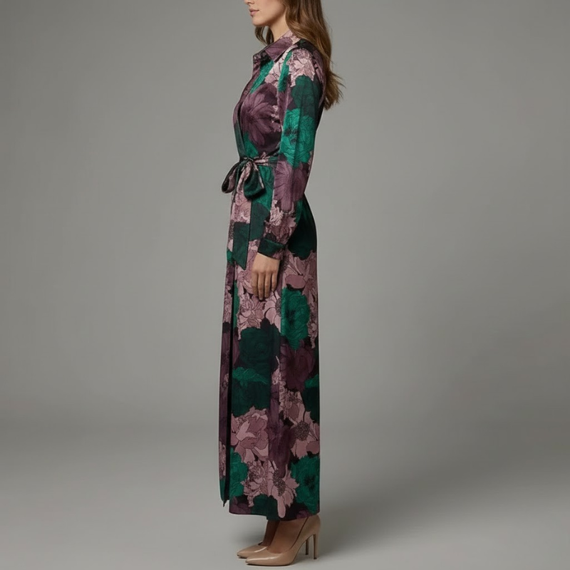 Elegant women's maxi dress with floral pattern - flowing silhouette and timeless style
