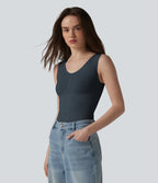 Modelujący sylwetkę bezszwowy top – elegancki, modelujący swobodny, niezbędny top